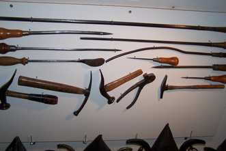 Muse-mtiers anciens-outils anciens: outils de bourrelier
